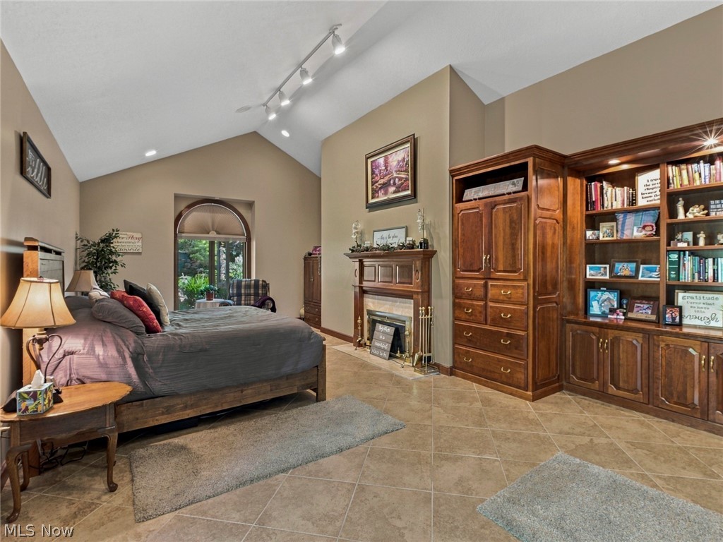 411 Donahey Avenue NE New Philadelphia OH 44663