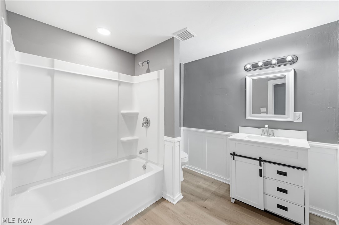 1516 Newton Street Akron OH 44305