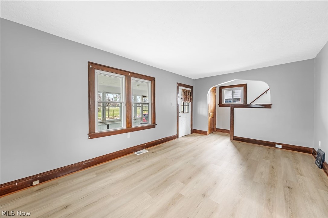 1516 Newton Street Akron OH 44305