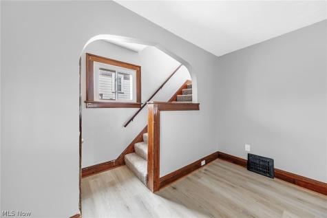 1516 Newton Street Akron OH 44305