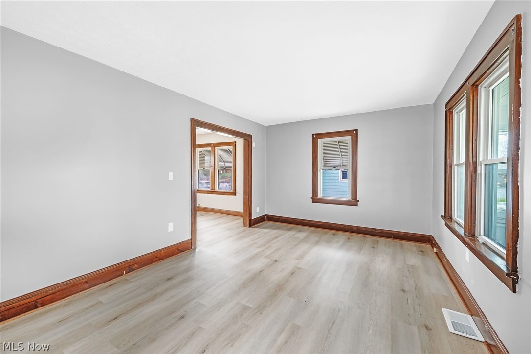 1516 Newton Street Akron OH 44305