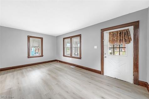 1516 Newton Street Akron OH 44305
