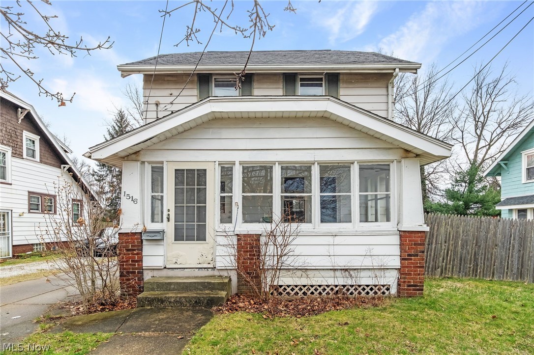 1516 Newton Street Akron OH 44305