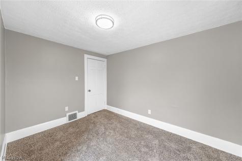 1516 Newton Street Akron OH 44305