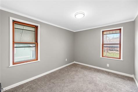 1516 Newton Street Akron OH 44305