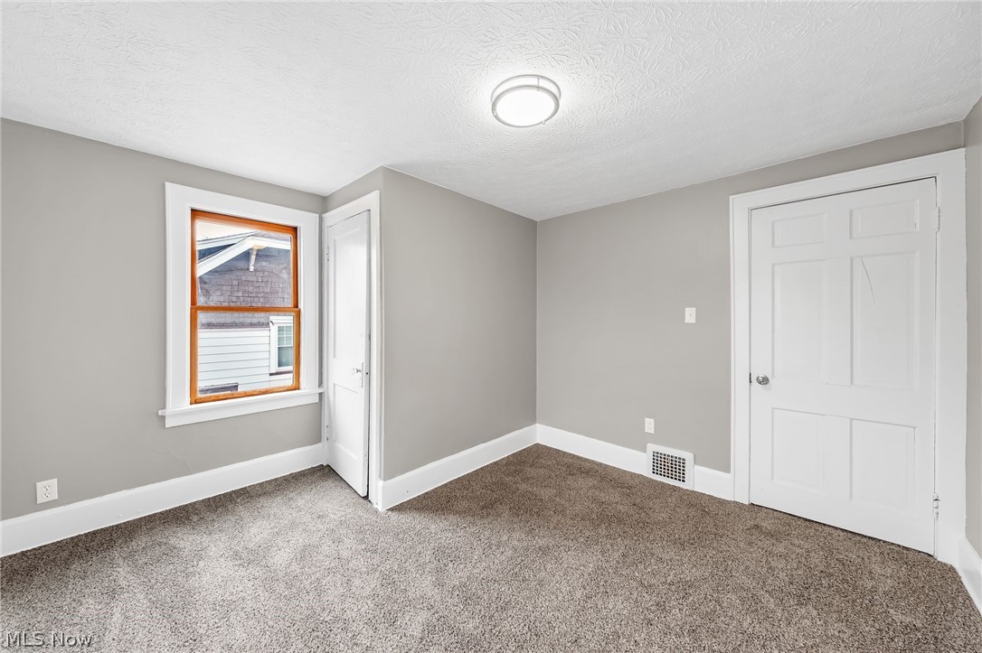 1516 Newton Street Akron OH 44305