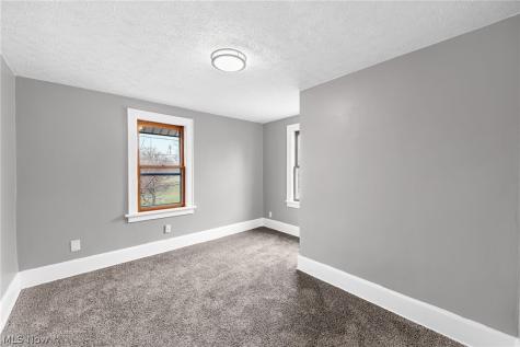 1516 Newton Street Akron OH 44305