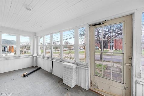 1516 Newton Street Akron OH 44305