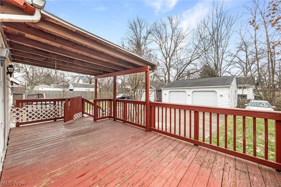 1516 Newton Street Akron OH 44305