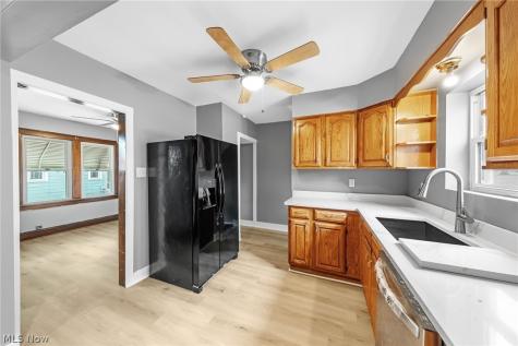 1516 Newton Street Akron OH 44305