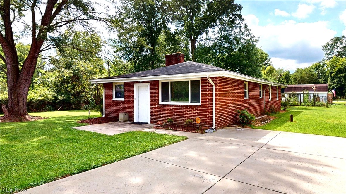 16702 Findlay Street Chagrin Falls OH 44023