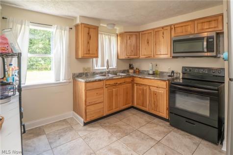 184 Ambrose Avenue NW Canton OH 44708