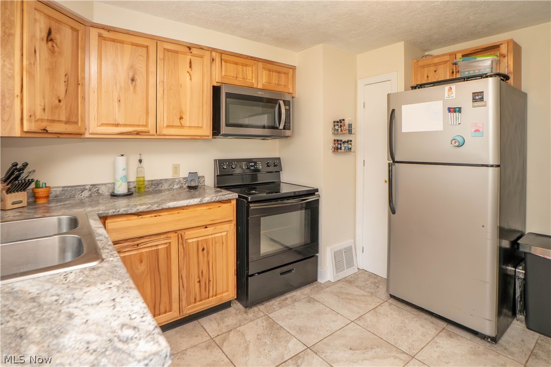 184 Ambrose Avenue NW Canton OH 44708
