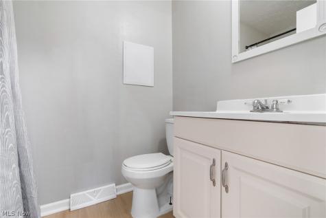 11179 Billingham Avenue NW Uniontown OH 44685
