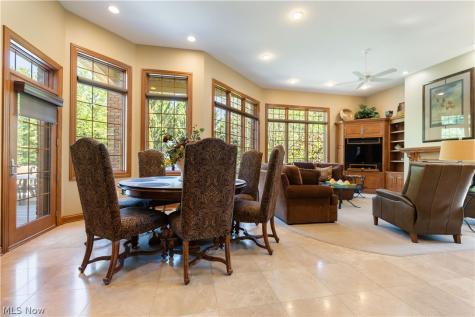 1544 Pilgrims Knob SE Canton OH 44709
