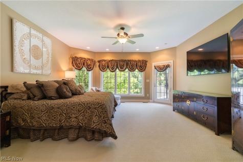 1544 Pilgrims Knob SE Canton OH 44709