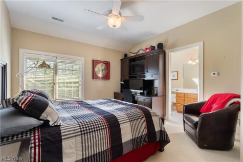 1544 Pilgrims Knob SE Canton OH 44709