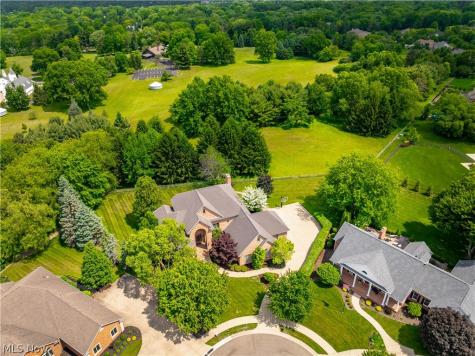 1544 Pilgrims Knob SE Canton OH 44709