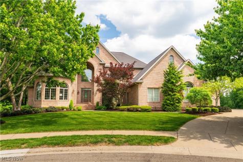 1544 Pilgrims Knob SE Canton OH 44709