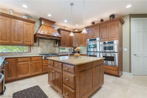 1544 Pilgrims Knob SE Canton OH 44709
