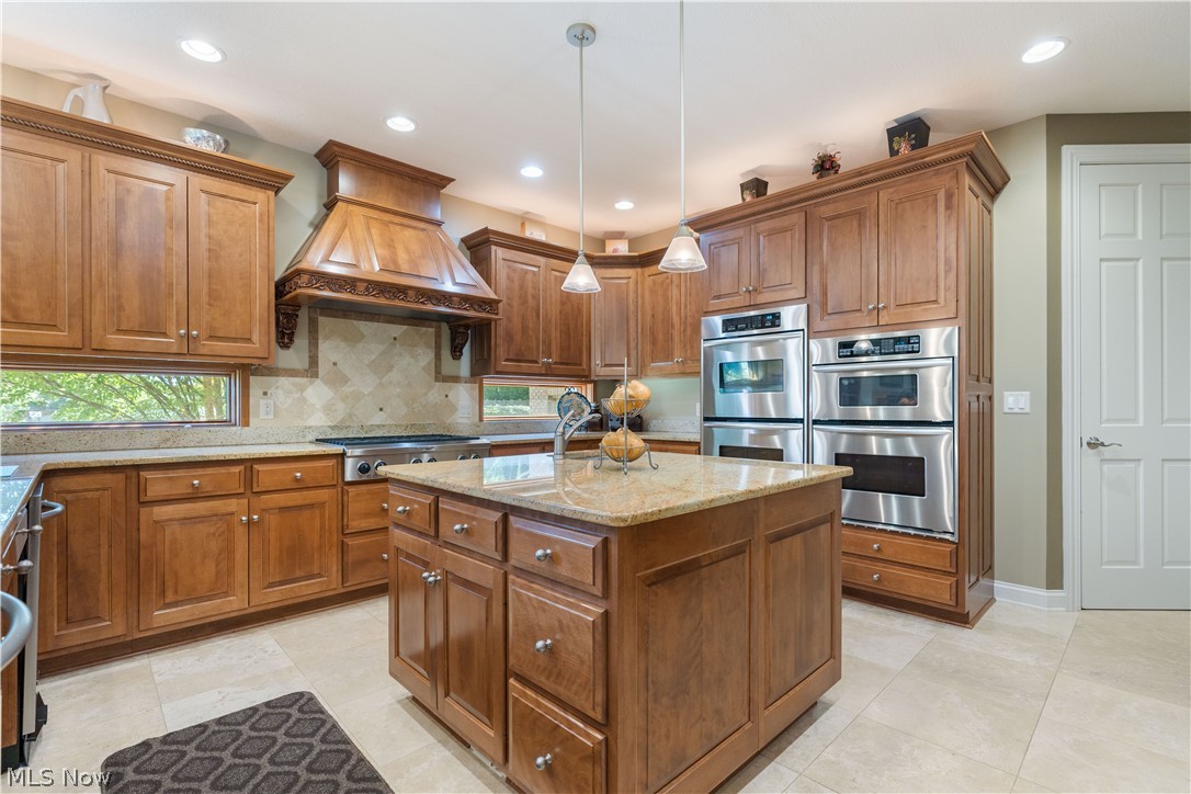 1544 Pilgrims Knob SE Canton OH 44709