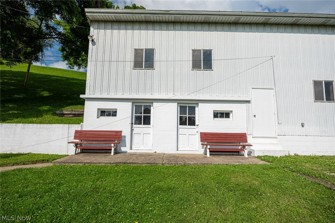 21569 State Route 16 Coshocton OH 43812