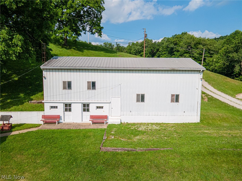 21569 State Route 16 Coshocton OH 43812