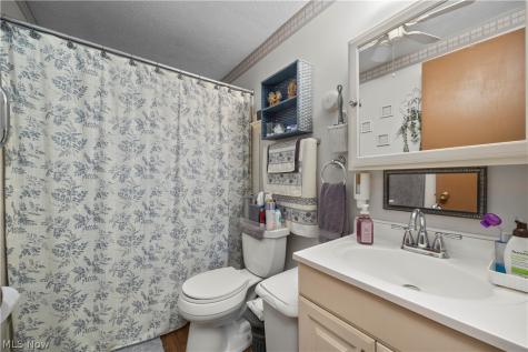 829 Delaware Avenue Elyria OH 44035