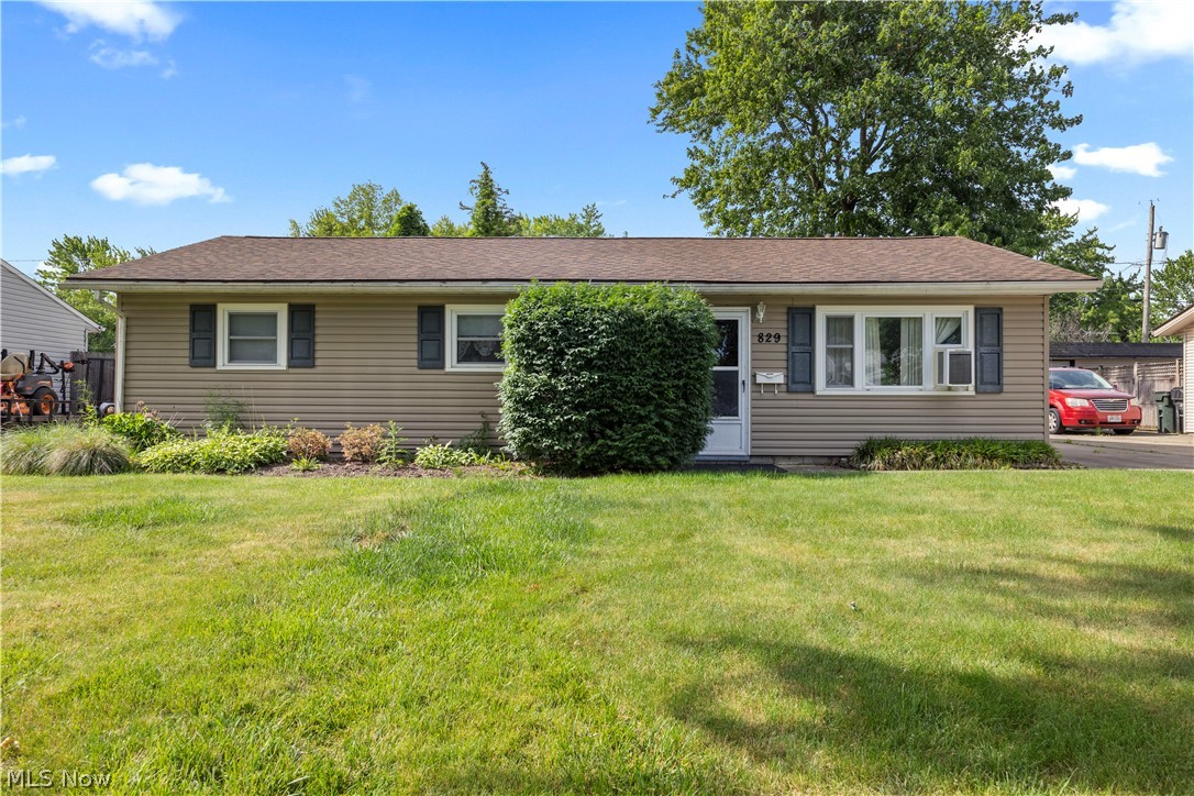 829 Delaware Avenue Elyria OH 44035