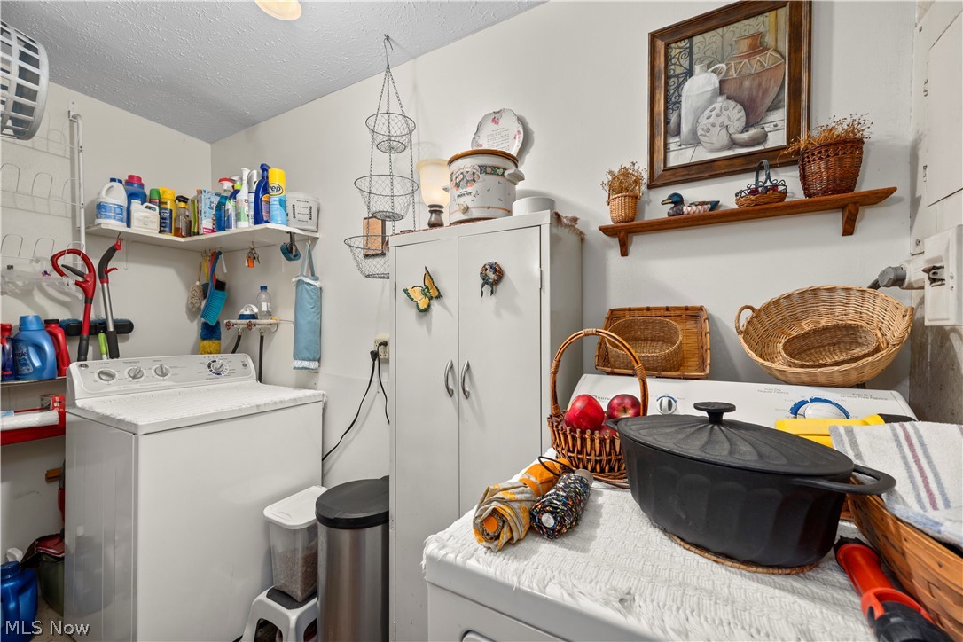 829 Delaware Avenue Elyria OH 44035