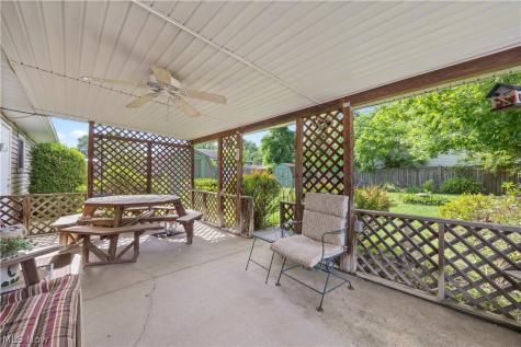 829 Delaware Avenue Elyria OH 44035