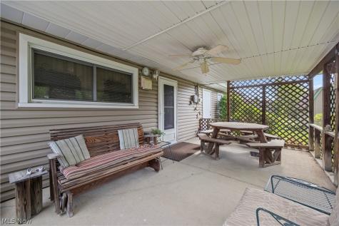 829 Delaware Avenue Elyria OH 44035