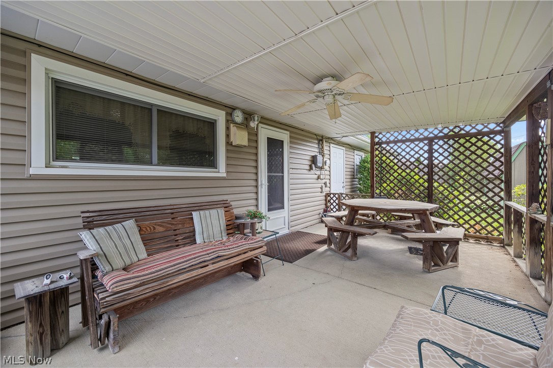 829 Delaware Avenue Elyria OH 44035