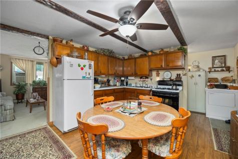 829 Delaware Avenue Elyria OH 44035