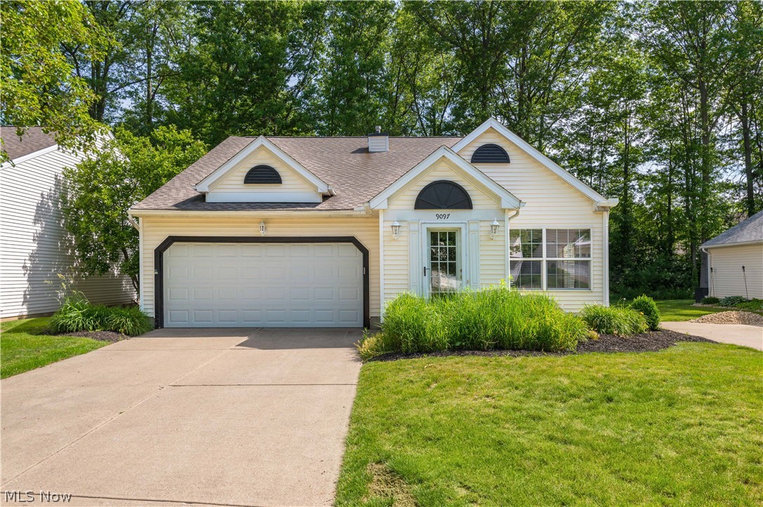 9097 Fern Cove E Olmsted Falls OH 44138