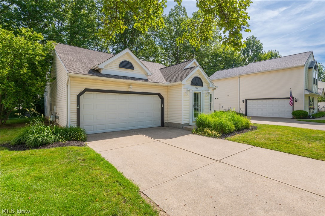 9097 Fern Cove E Olmsted Falls OH 44138