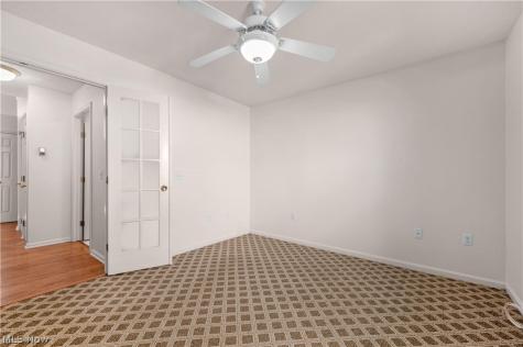 9097 Fern Cove E Olmsted Falls OH 44138