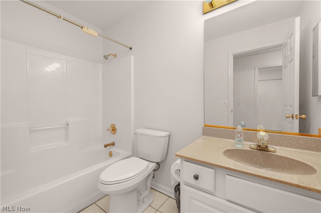 9097 Fern Cove E Olmsted Falls OH 44138