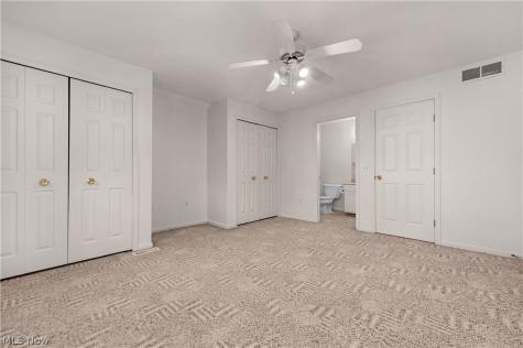 9097 Fern Cove E Olmsted Falls OH 44138