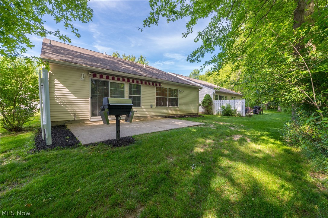 9097 Fern Cove E Olmsted Falls OH 44138