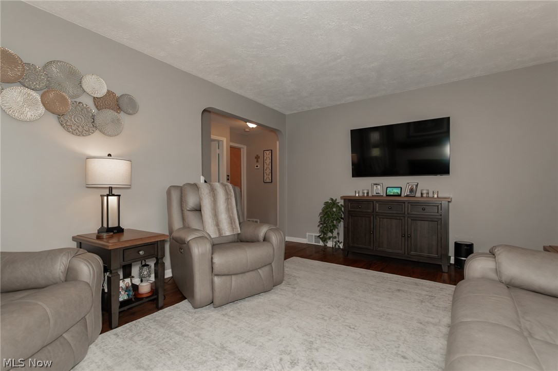 281 E 286th Street Willowick OH 44095