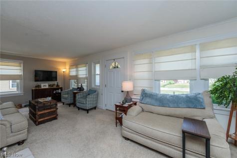 5364 Summit Road Lyndhurst OH 44124
