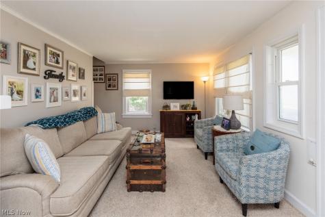 5364 Summit Road Lyndhurst OH 44124