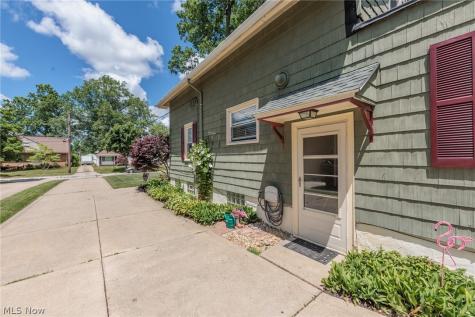 5364 Summit Road Lyndhurst OH 44124