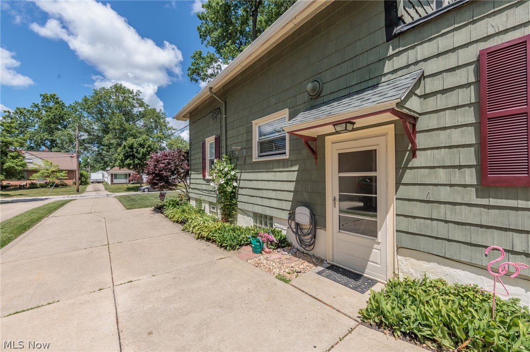 5364 Summit Road Lyndhurst OH 44124