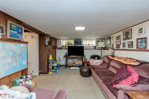 5364 Summit Road Lyndhurst OH 44124