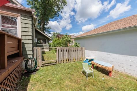 5364 Summit Road Lyndhurst OH 44124