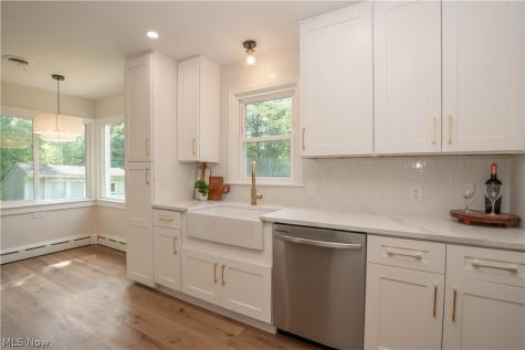 17684 Alexander Road Walton Hills OH 44146