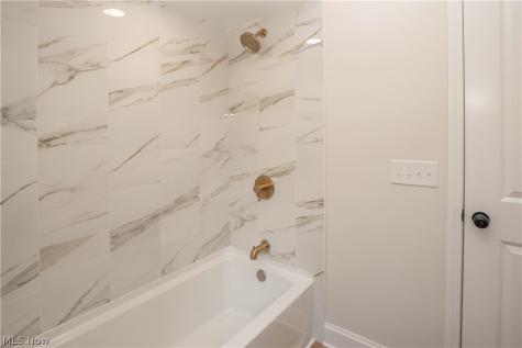 17684 Alexander Road Walton Hills OH 44146