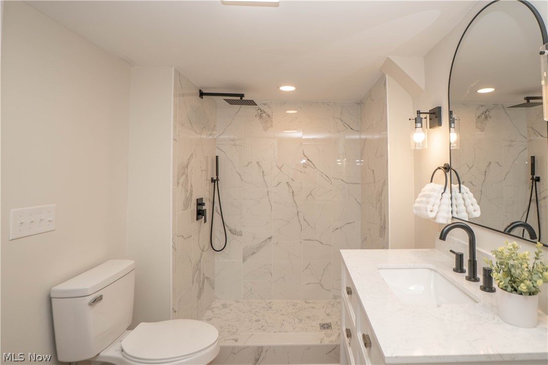 17684 Alexander Road Walton Hills OH 44146